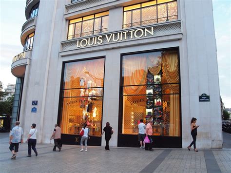 lv store in Paris france